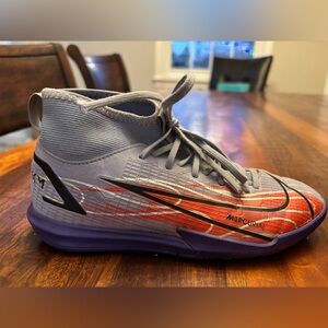 Nike Mercurial Indoor soccer shoes (futsal shoes) size 2 youth